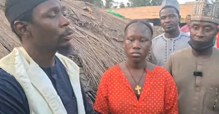 GWANIN BURGEWA: Yadda Baban Cinedu Ya Sauya Rayuwarsa Daga Jarumin Kannywood Zuwa Mai Kira Ga Addinin Musulunci