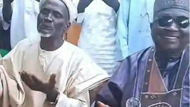 Video Abin Dariya: Yadda Malam Ba Kwana Ya Wa Honourable Doguwa Ruwan Addu’a Mai Dadi Da Dariya!