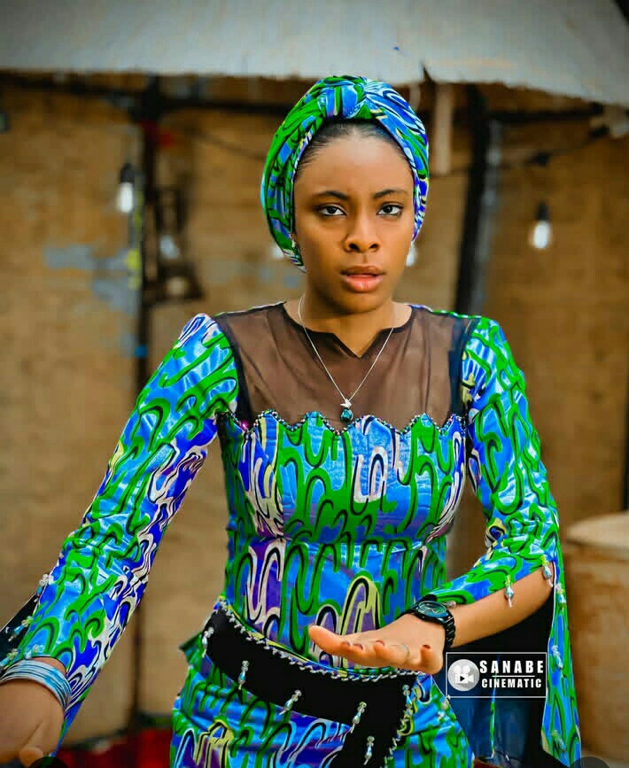 Kalla Sabuwar Video Wakar Makauniya: Aisha Soba & Auta MG