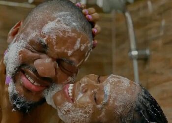 Shin Ya Halatta Miji Da Mata Su Yi Wanka Tare? Ga Amsar