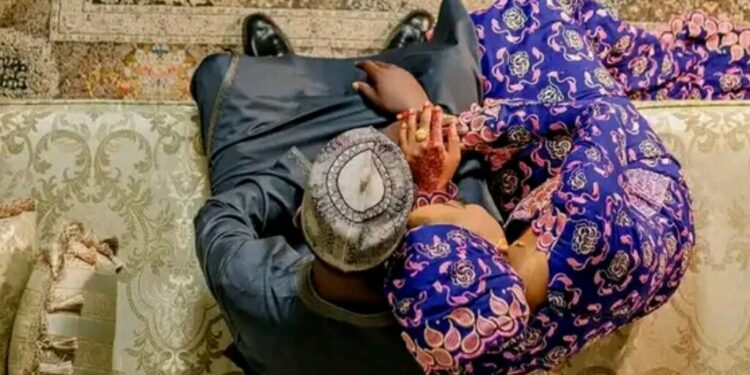 Sirrin Rike Saurayi: Hanyoyi 5 Da Za Ki Sa Ya Ji Ke Kawai Yake So