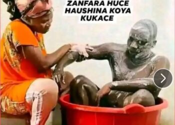 Idan Kika Samu Dama, Ki Yi Wa Mijinki Wankan Soyayya A Cikin Baho – Sirrin Ƙara Kusanci Da Soyayya A Aure