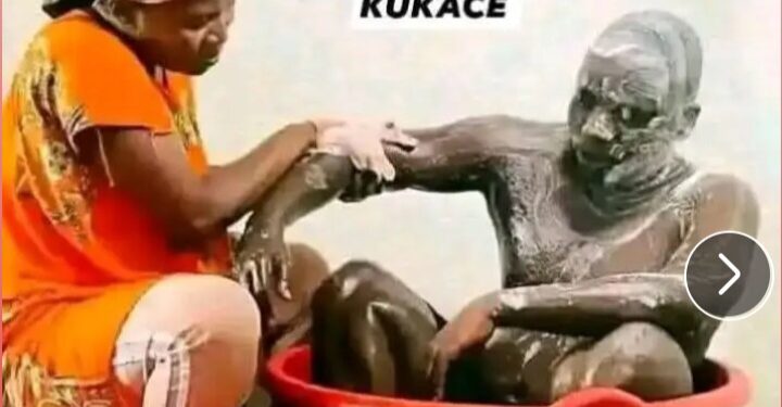 Idan Kika Samu Dama, Ki Yi Wa Mijinki Wankan Soyayya A Cikin Baho – Sirrin Ƙara Kusanci Da Soyayya A Aure