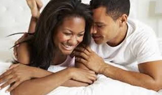 Maganin Hana Kishiya: Yadda Zaki Yi Wasa Da  Nonon Mijin Ki