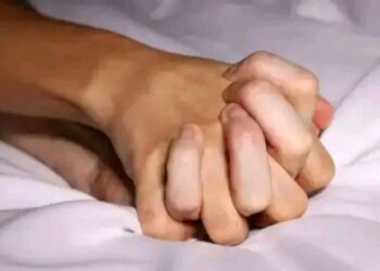 Me Hakan Yake Nufi Idan Mace Ta Kankame Ma Miji Hannu Lokacin Saduwa