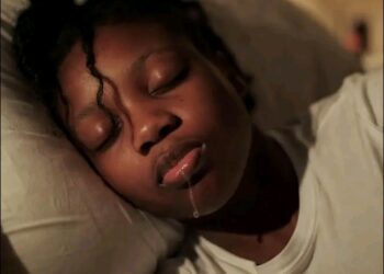 Ga Lokacin Da Yakamata Kaga Likita Idan Kana Yawo Ko Fitar Ruwa Daga Baki Lokacin Bacci