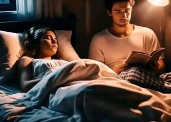 Yadda Ma’aurata Za Su Yi Amfani Da Sumbata Da Nishi Wajen Ƙara Daɗin Kusanci (Mataki-Mataki)