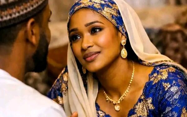 Abubuwa 10 Da Ma’aurata Yakamata Su Yi Bayan Jima’i Don Kara Soyayya