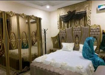 Dalilin Da Yasa Amarya Ke Zama a Gefen Gado Bayan An Kaita Dakin Miji