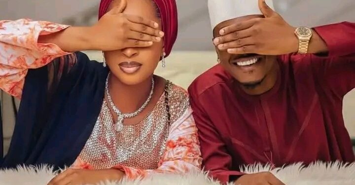 Alamun Mace Na Sonka Amma Ta Kasa Faɗa Maka A Fili