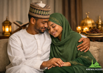 Yadda Ake Fara Tattaunawa Da Mace Da Ka Gani Karon Farko